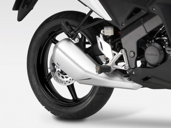 Honda CBR125R MY15